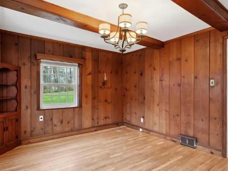 4240 Fairview Ave — Photo 6