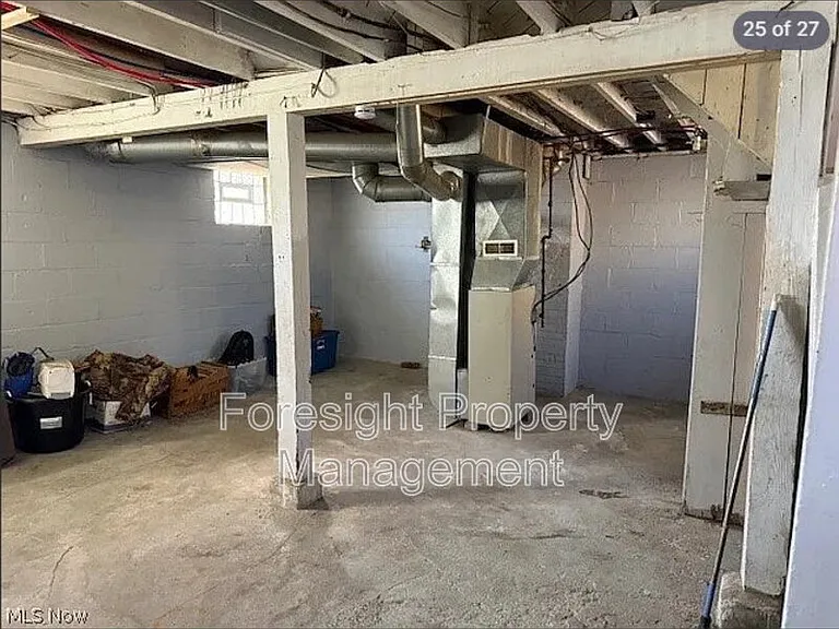 692 W Thornton St — Photo 27