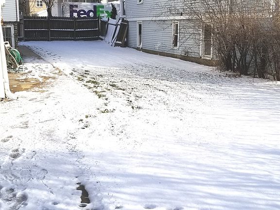 4th image of 3148 N Christiana Ave