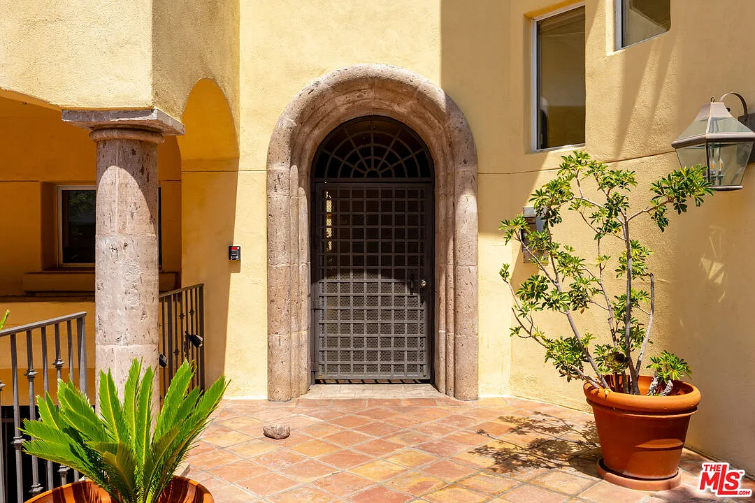 3 bed, 3.0 bath, 1839 sqft, $6,999 — Photo 4
