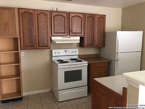 2nd image of 7549 Windsor Oaks