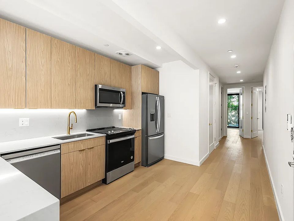1st image of 285 Kingsland Ave #1R