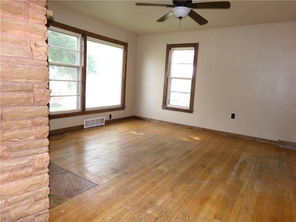 303 S 27th St, Lexington, MO - View 3