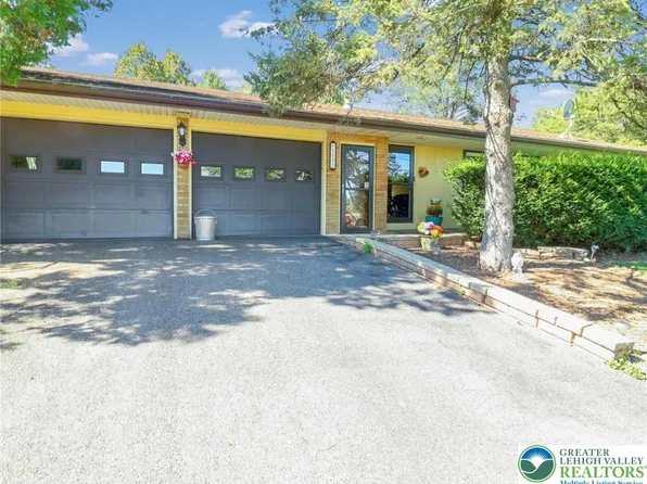 5132 Liberty Ln N, Schnecksville, PA 18078