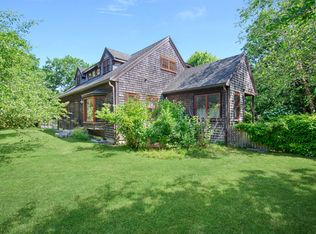 10 Crow Hollow Rd, West Tisbury, MA 02575