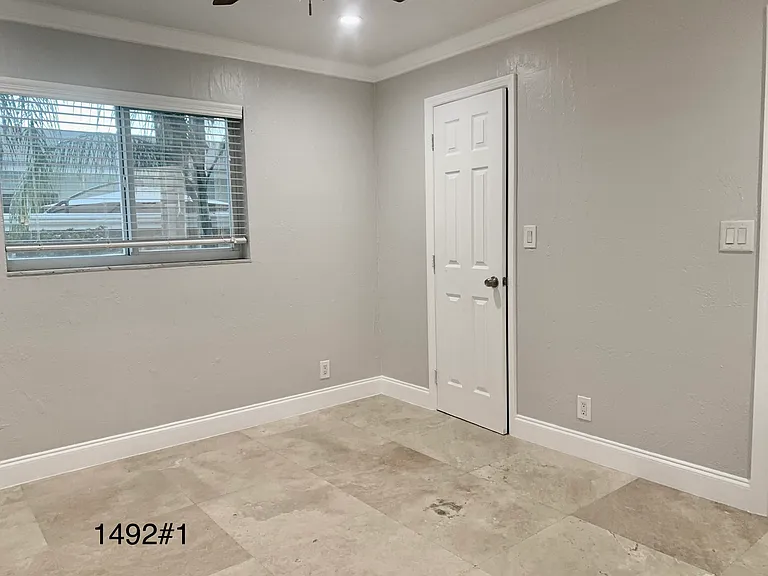 1492 Holly Heights Dr — Photo 21
