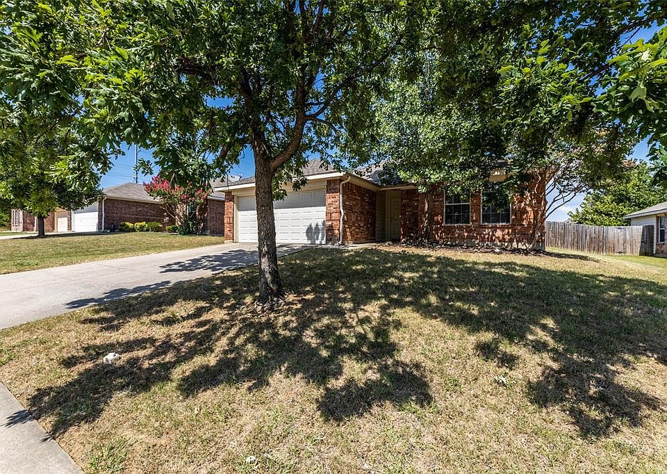 1st image of 3704 Northpointe Dr