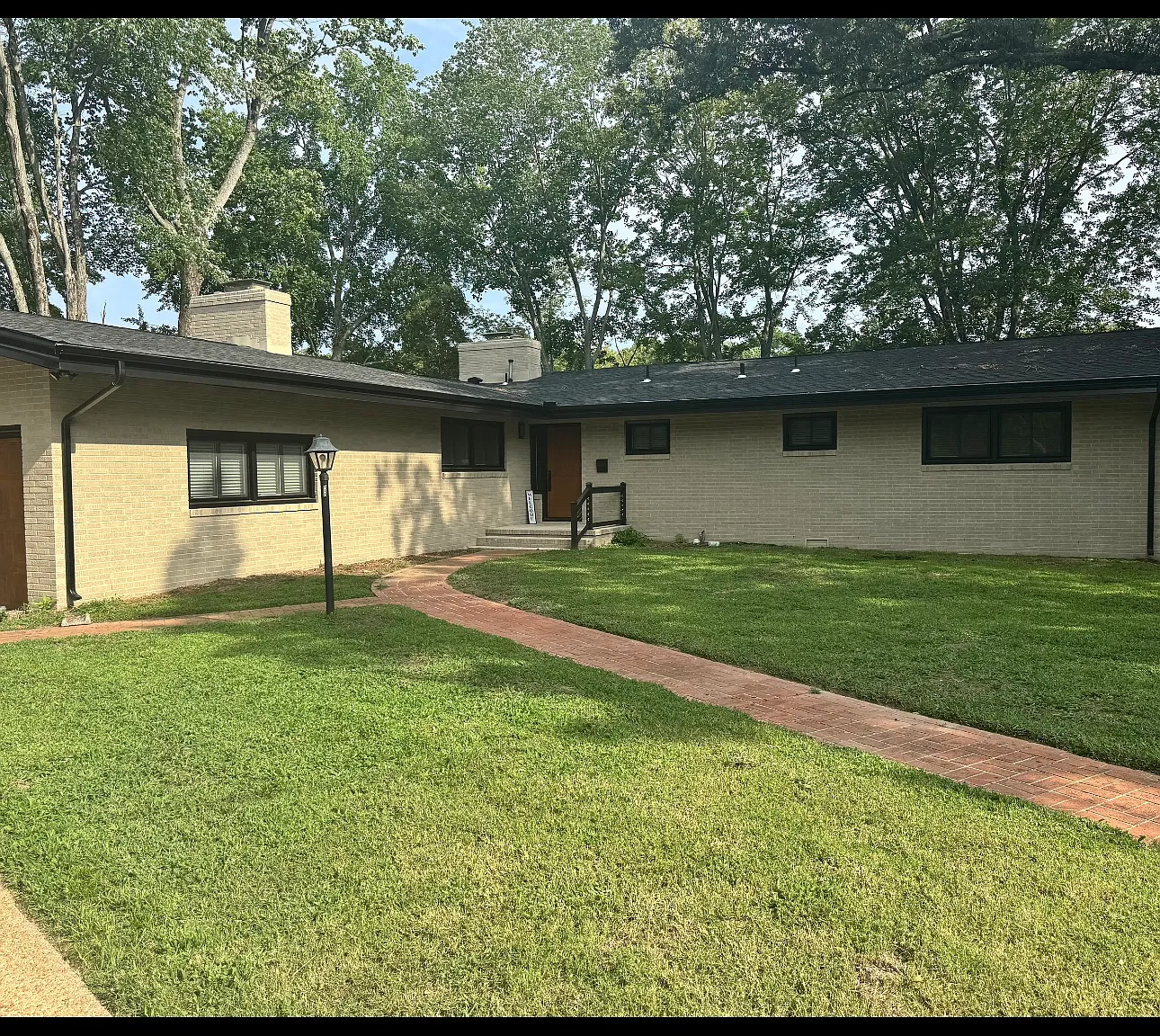 4 bed, 2.5 bath, 2495 sqft, $3,599 — Photo 3