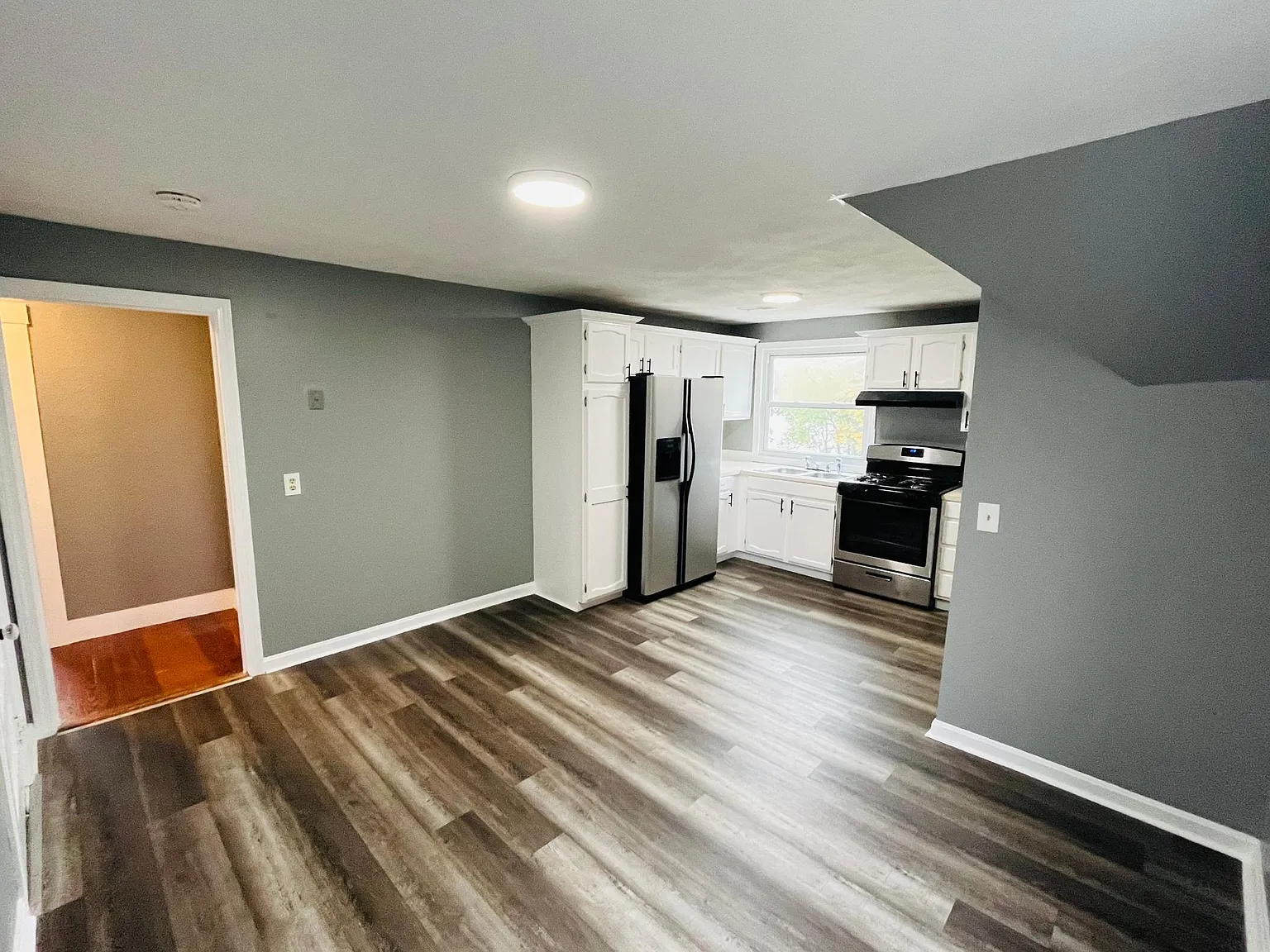 2 bed, 1066 sqft, $1,950 — Photo 2