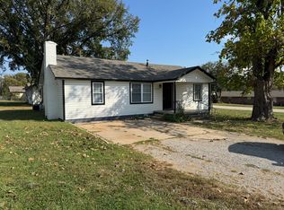 1702 Archer Dr, Claremore, OK 74017