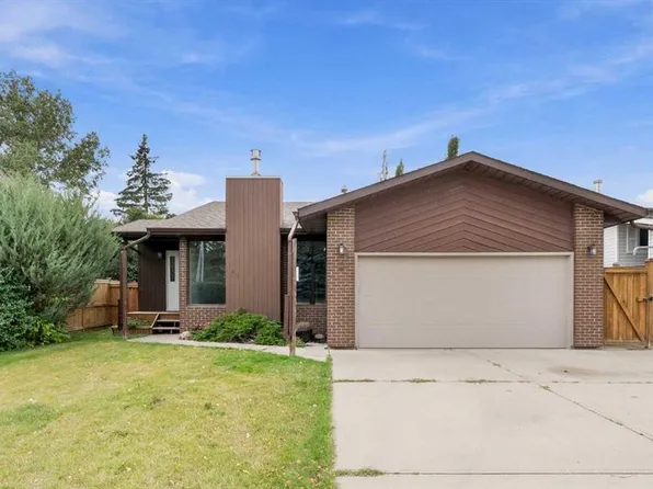 20 E Garden Ct, Sylvan Lake, AB T4S 1M4
