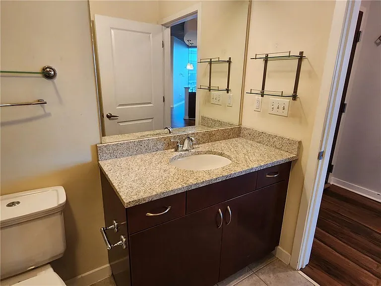 400 W Peachtree St NW #1614 — Photo 15