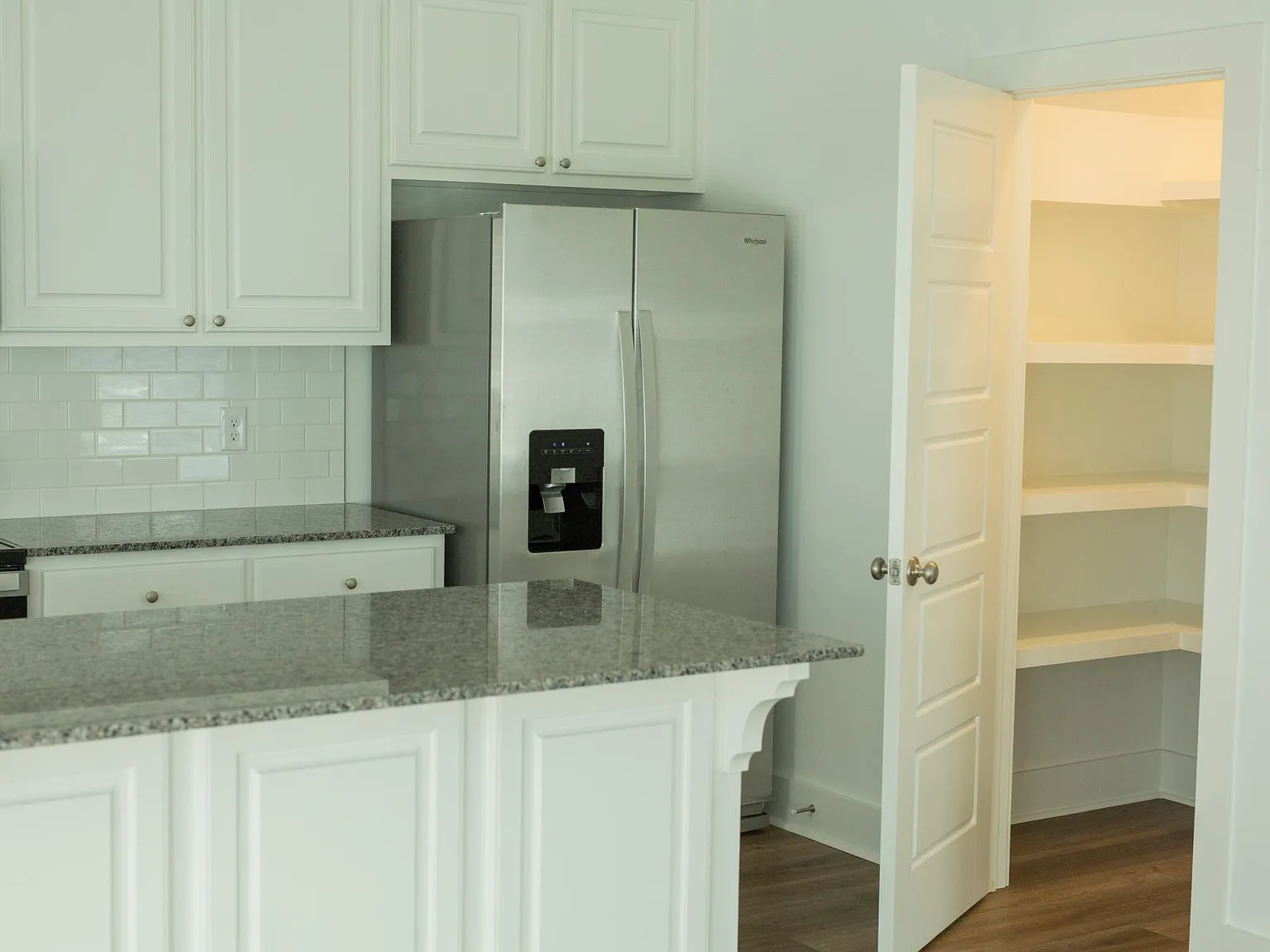 3 bed, 2.5 bath, 1830 sqft, $2,400 — Photo 4