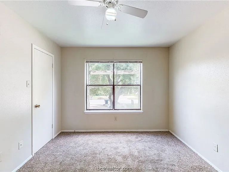 303 Manuel Dr #C — Photo 14