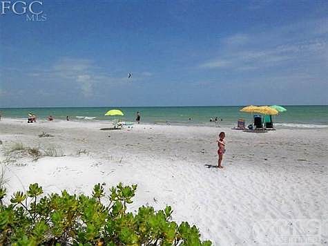 Have fun on the pristine beach of Sanibel.  Right in front of Sundial is the beautiful Gulf of Mexico.  Come and enjoy!