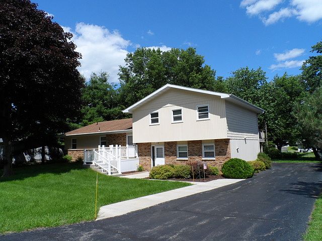 1st image of 408 E McDamyn Cir