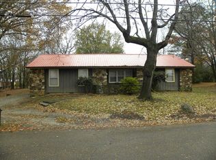 1007 Curtis St, Paris, TN 38242