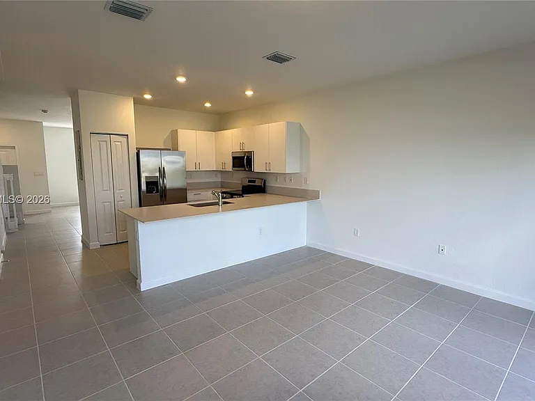 2792 SE 26th Ave #0 — Photo 4