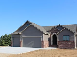 10820 Chaparrel Cir, Dodge City, KS 67801