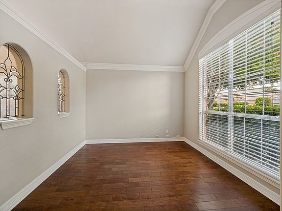 5th image of 4557 Oak Shores Dr