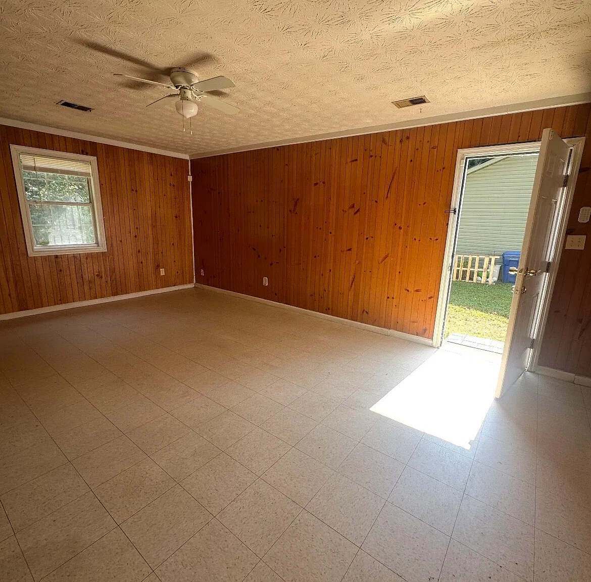 2 bed, 2.0 bath, $1,400 — Photo 2
