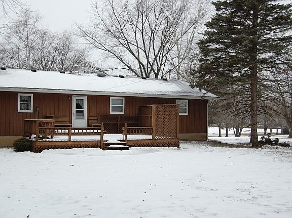 3rd image of 526 Maunesha Dr