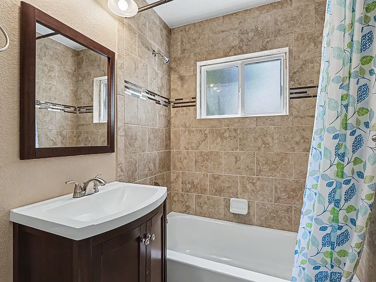 2854 S Yates St — Photo 11