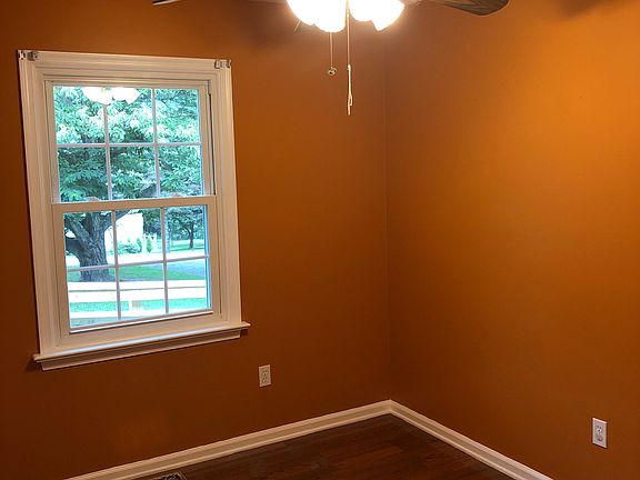 5th image of 21 Woods Ln