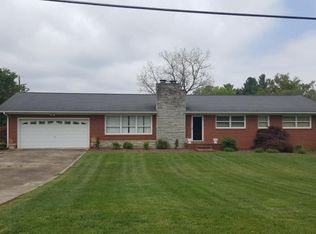 108 Apache Dr, Johnson City, TN 37604