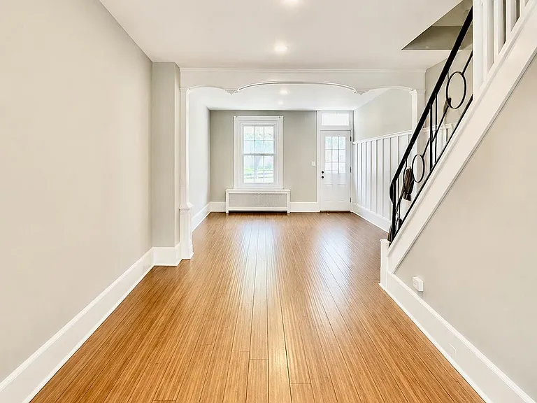 241 High St — Photo 1
