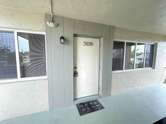 3rd image of 1400 NE 54th St APT 308
