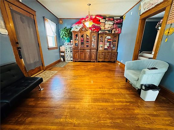 2nd image of 527 Quincy Ave