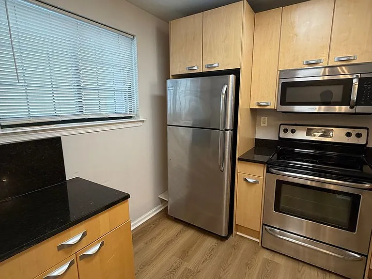 2 Leverington Ave #28 — Photo 15