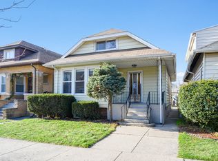 3642 N Artesian Ave, Chicago, IL 60618