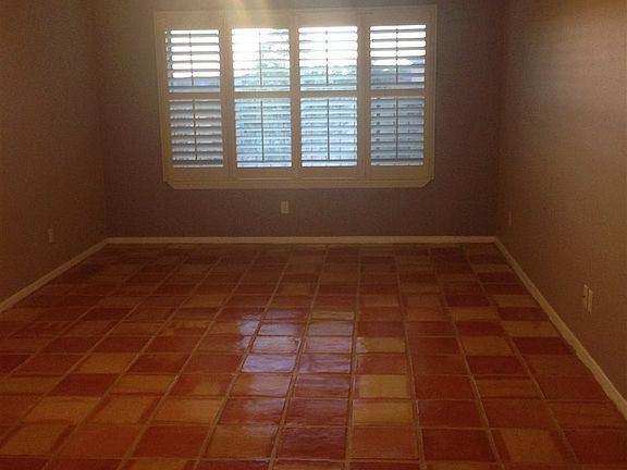 4th image of 37 Briarwood Ln