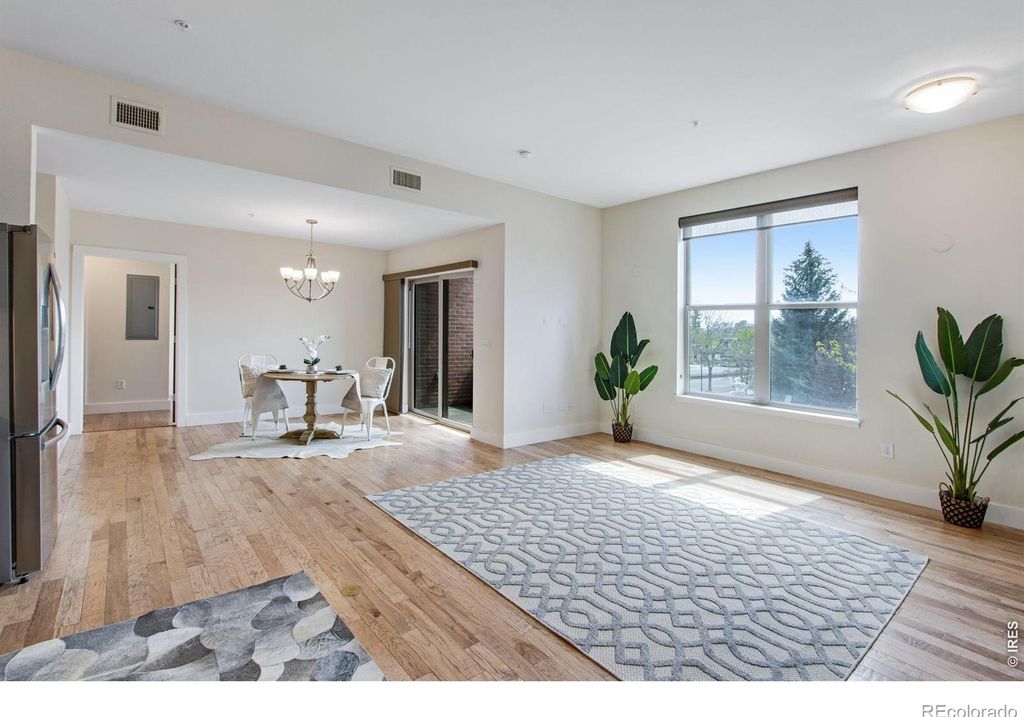 204 Maple Street #208