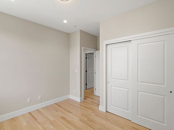 3rd image of 1327 Elam Ave