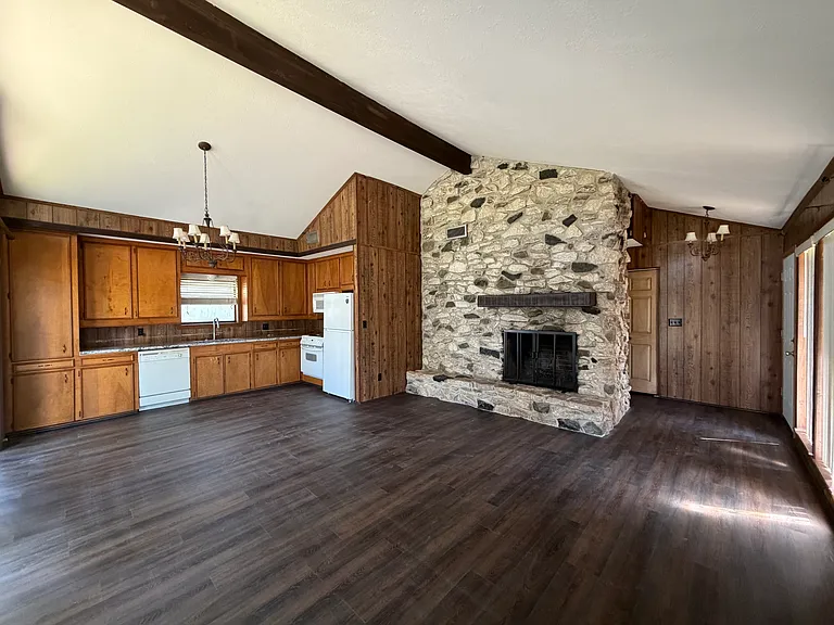 3627 Rifle Rd — Photo 2
