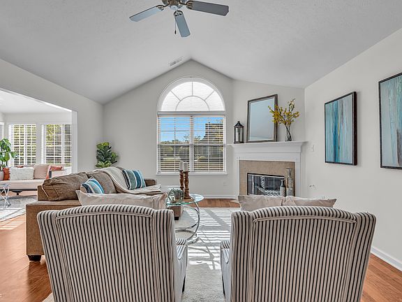 4th image of 17081 Silver Vista Ln