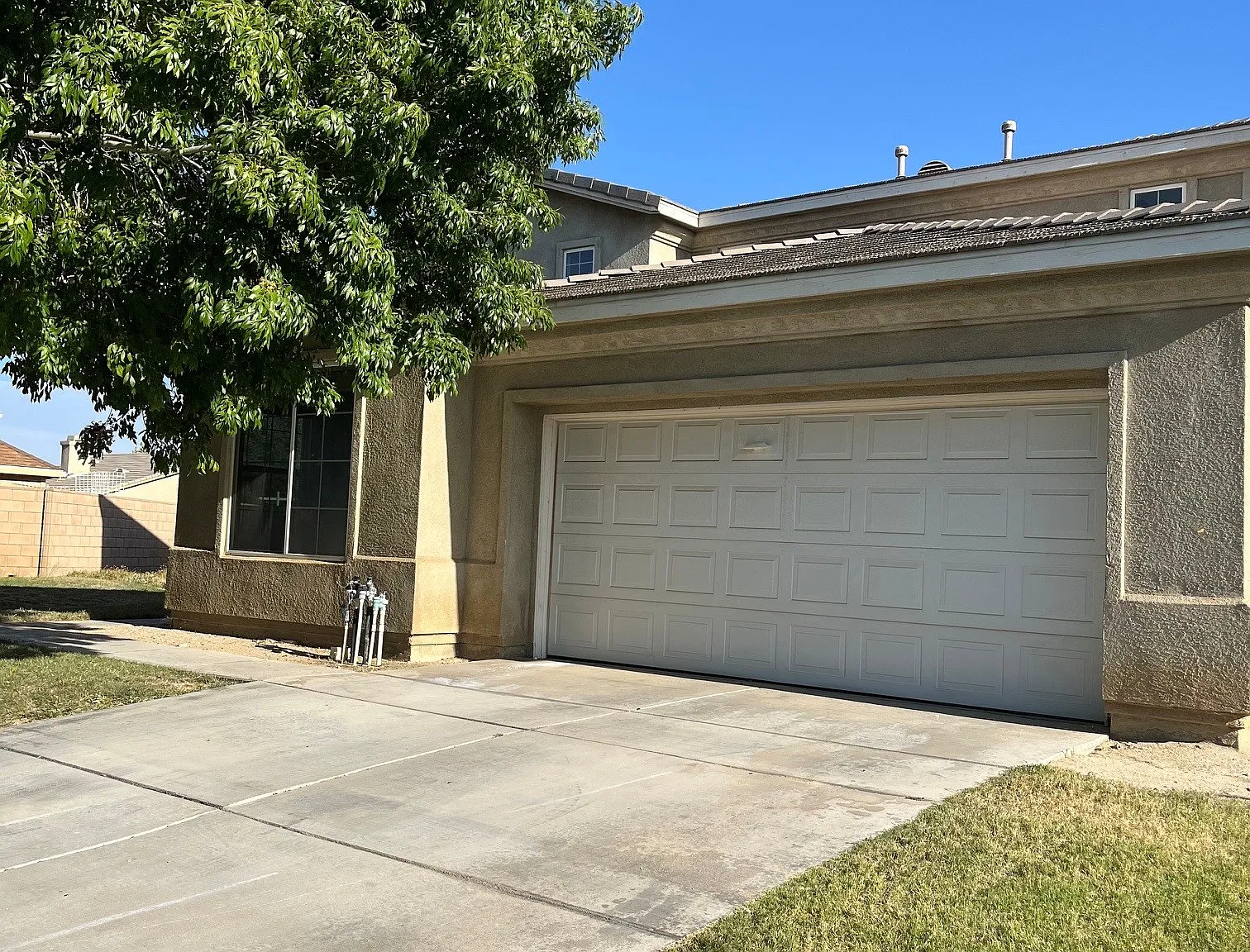 4 bed, 2925 sqft, $3,200 — Photo 1