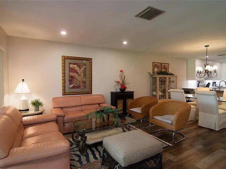 5635 Golf Pointe Dr #101 — Photo 10
