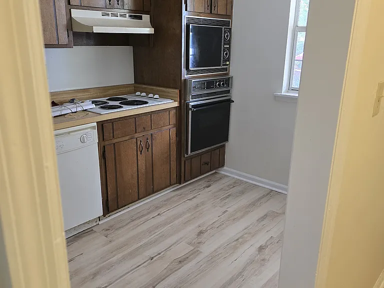 1585B Jacks Dr — Photo 1