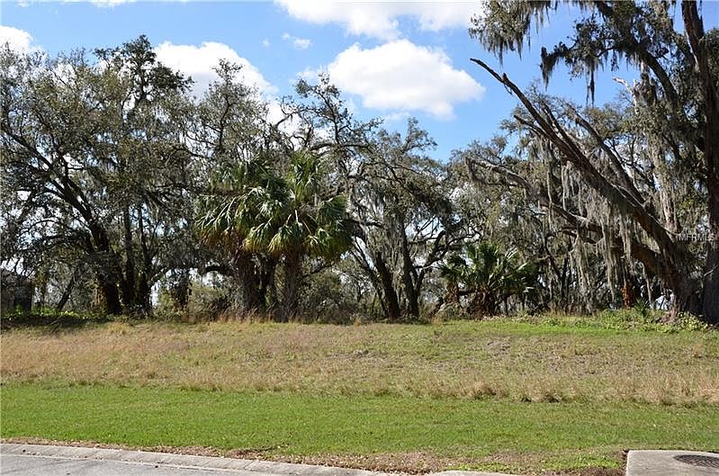 1st image of Canterwood Ln