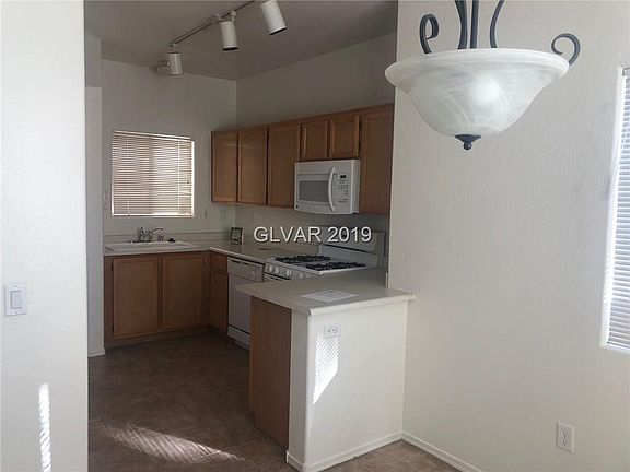 2nd image of 1050 E Cactus Ave Unit 2132
