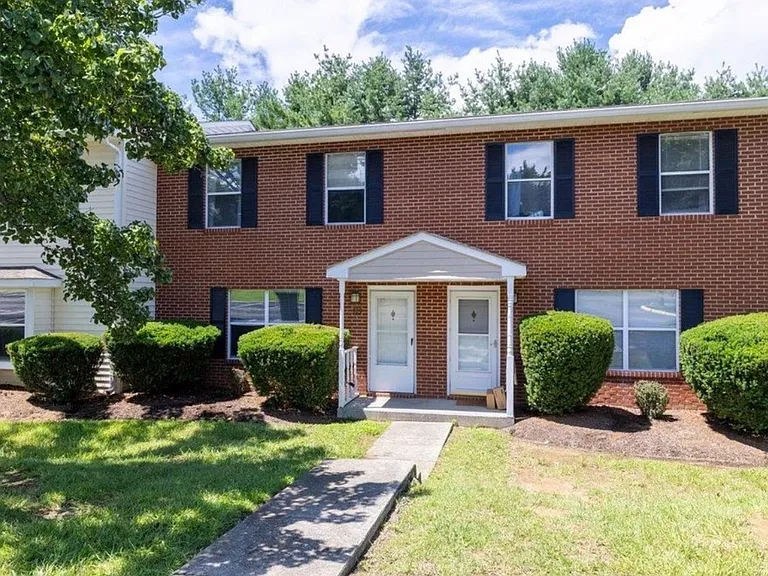 329 Pheasant Run Ct — Photo 16
