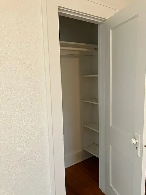 6 bed, $950 — Photo 4