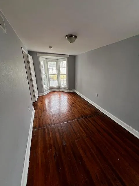 3 bed, 1.5 bath, 1200 sqft, $1,500 — Photo 4