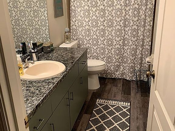 Guest bath 