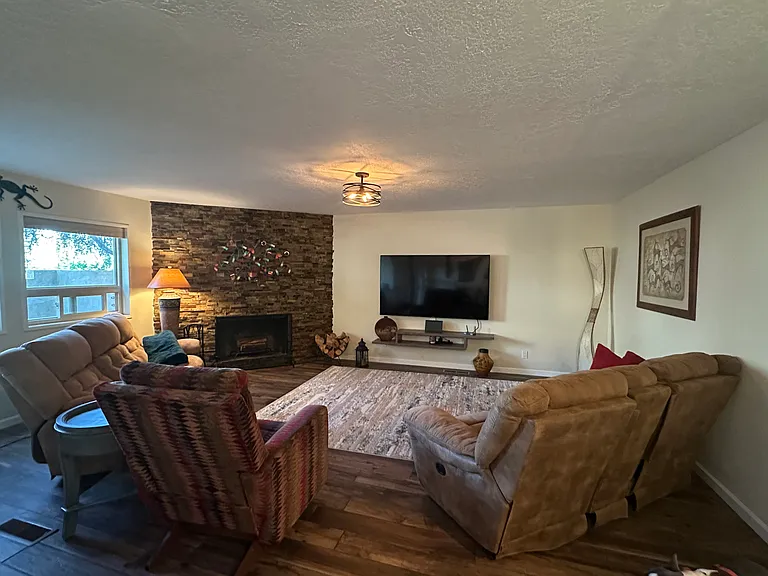 793 Tramway Ln NE #E — Photo 5