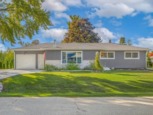 211 Grace STREET, Walworth, WI 53184
